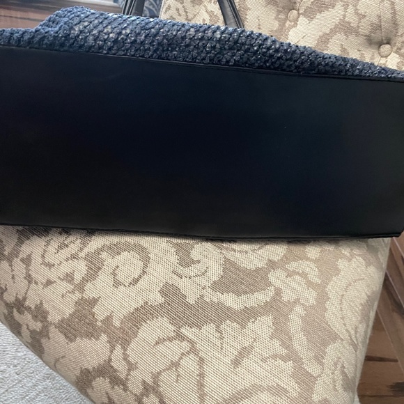 Penny loves Kenny Satchel like new - Picture 6 of 6